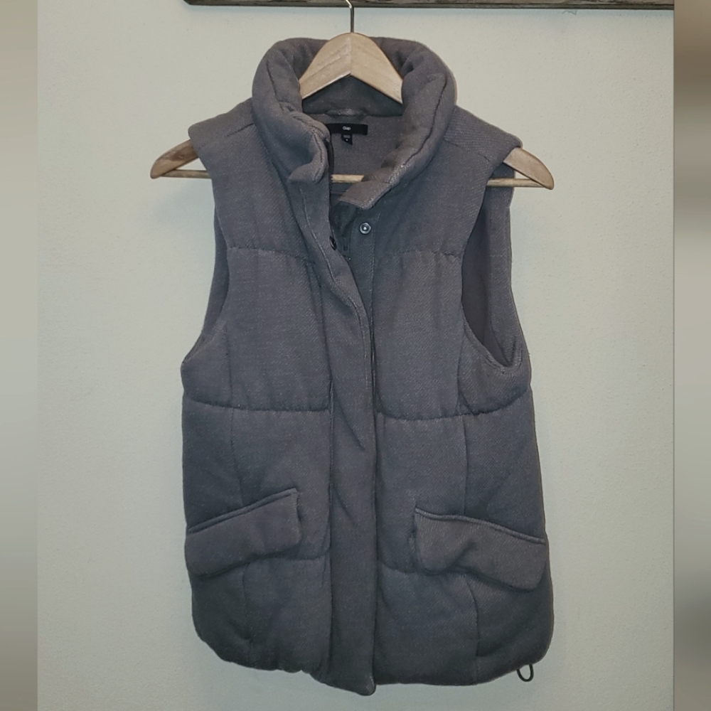 Gap Gray Puffer Vest, Zip and Snap Closure, Size Small
